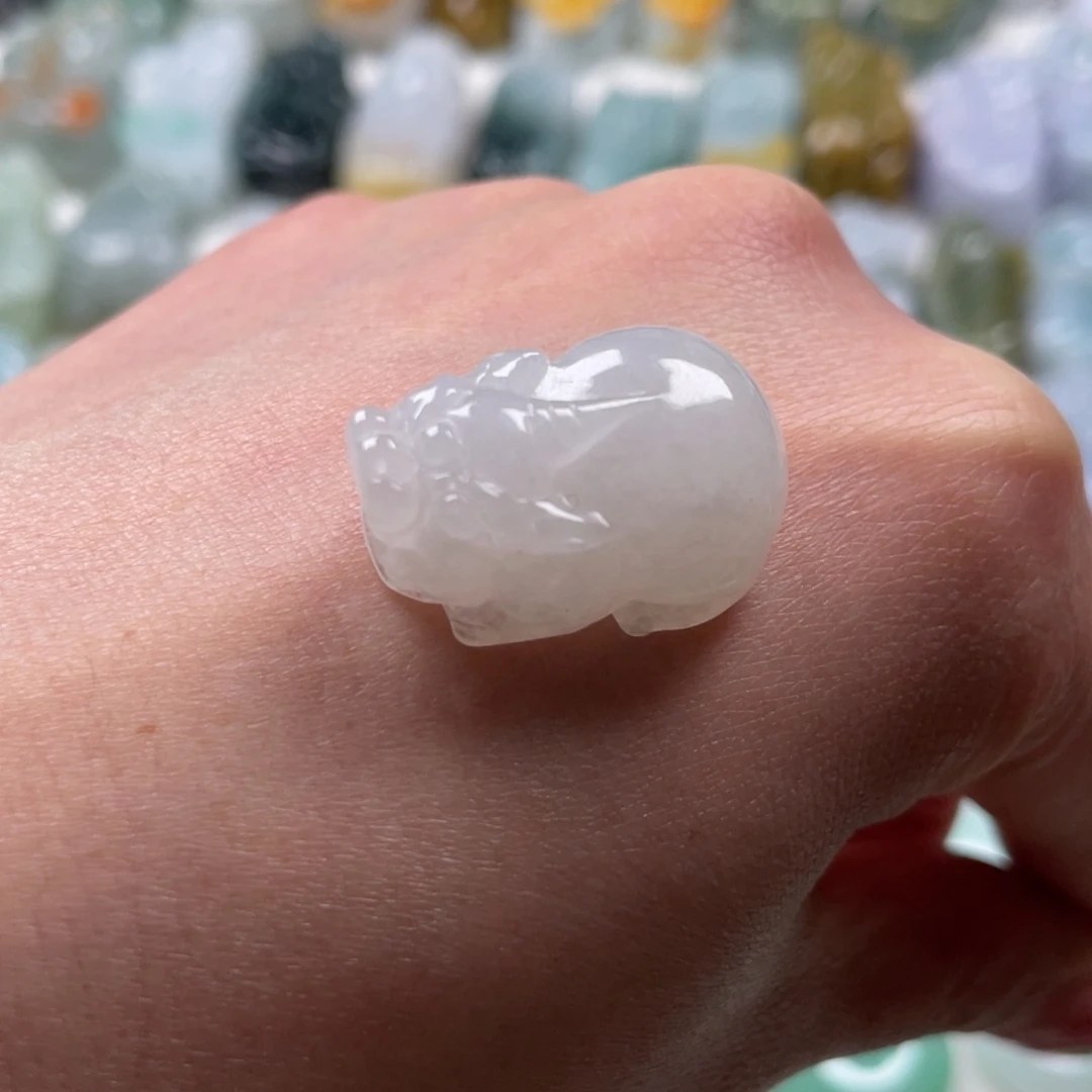 翡翠吊坠(赠链)未镶嵌