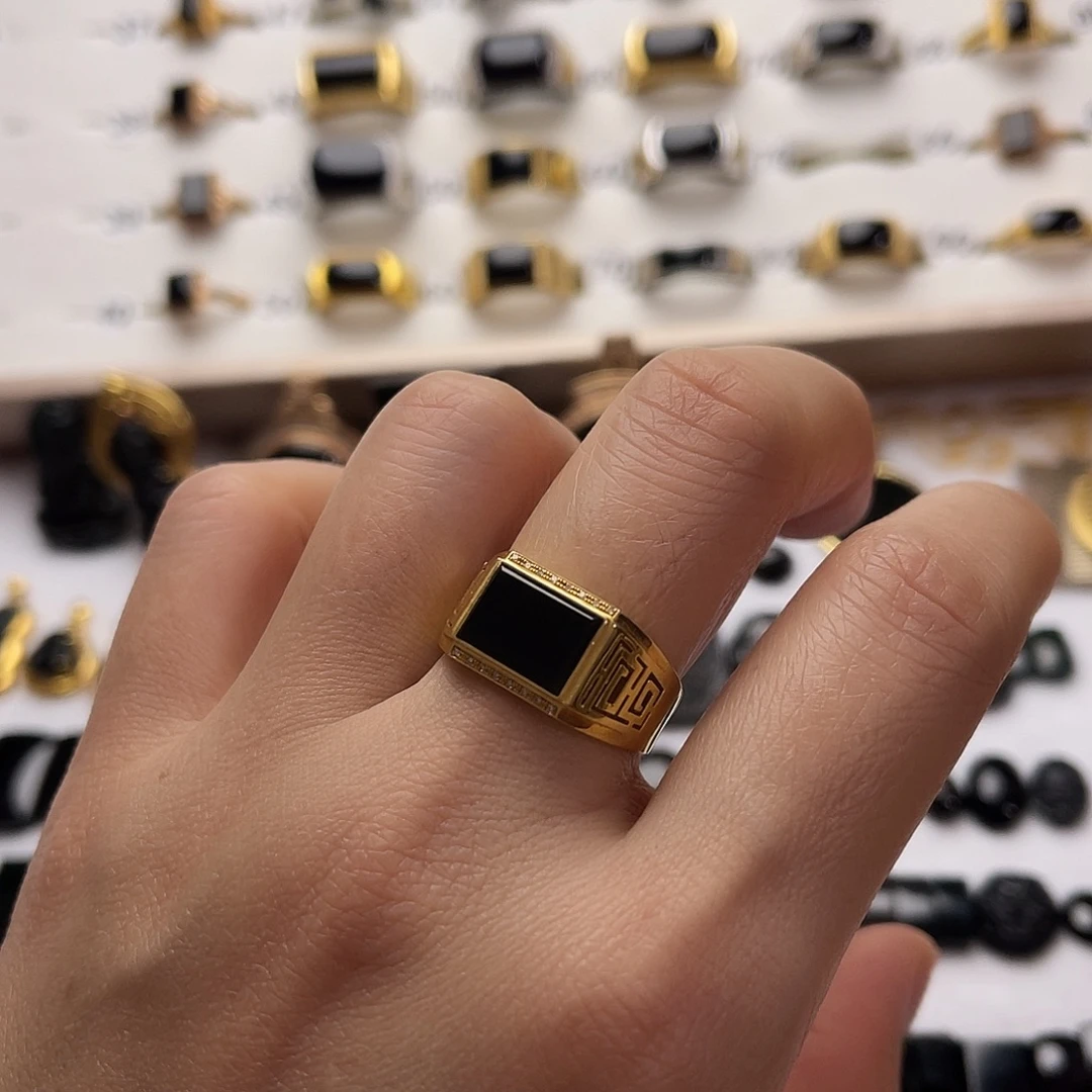 翡翠18K金镶嵌戒指翡翠