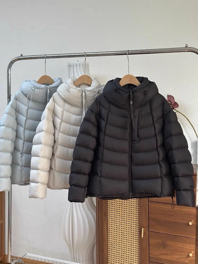 2026年新款泡芙羽绒服加厚纯色短款连帽冬季时尚韩版显瘦鸭绒保暖