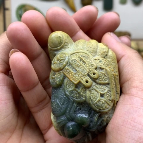 【闪购商品】透闪石质玉未镶嵌把件