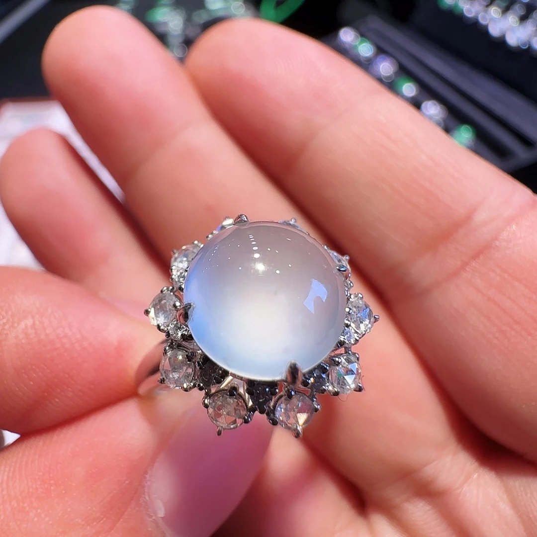翡翠18K金镶嵌戒指