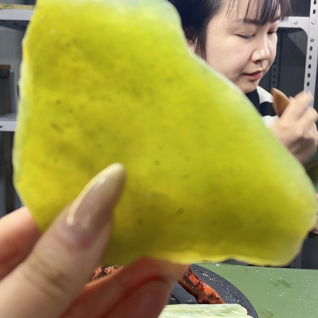 蛇纹石玉未镶嵌珠宝奇石