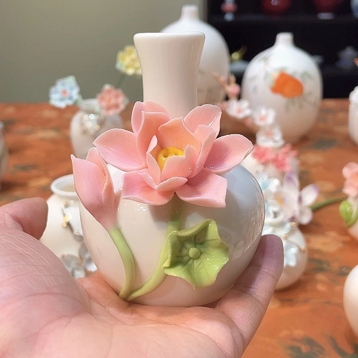 手工陶瓷精致摆件