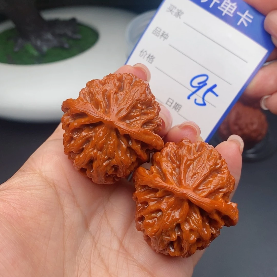 文玩核桃吊坠40苹果95
