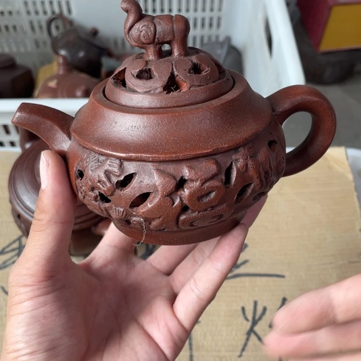 茶壶紫砂老厂紫砂壶一件。