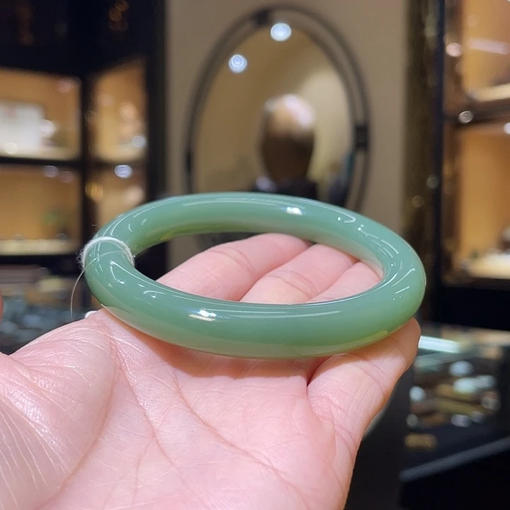 未镶嵌手镯（圆镯）和田玉56.5#54.56g