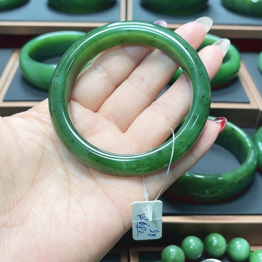 和田玉（碧玉）未镶嵌手镯
