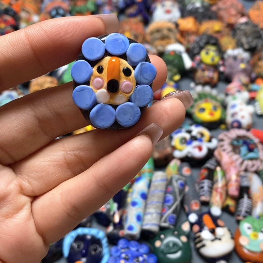 琉璃颈饰印度尼西亚小狮子