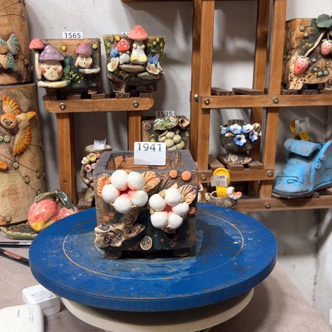 陶喵1941 号，雨田花器