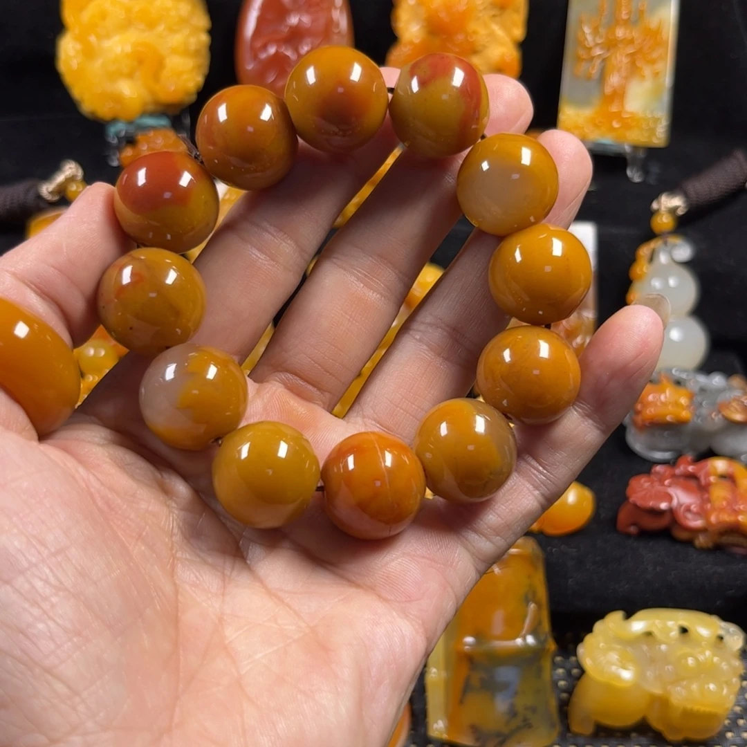 石英质玉（黄龙玉）未镶嵌颈饰
