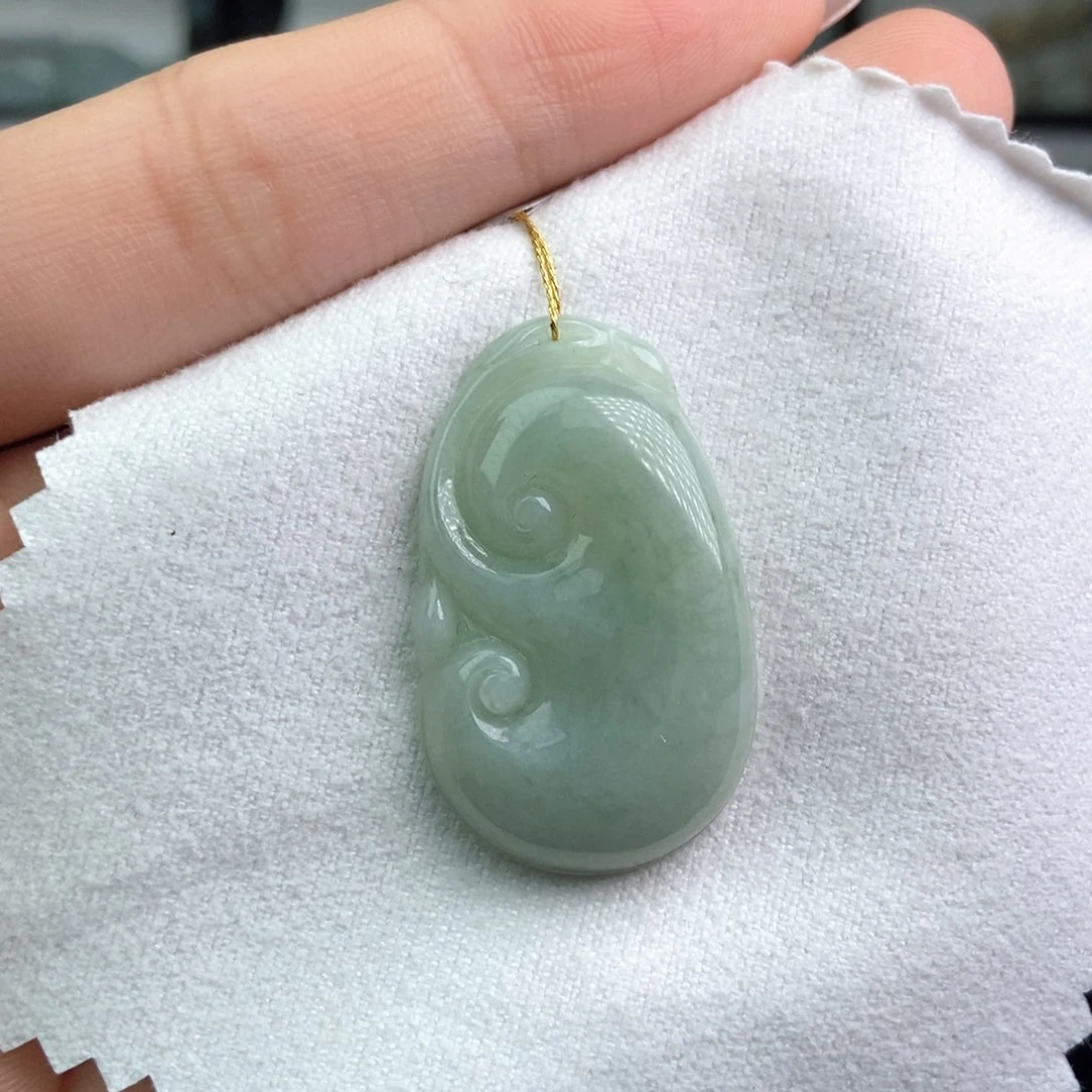 翡翠颈饰未镶嵌如意