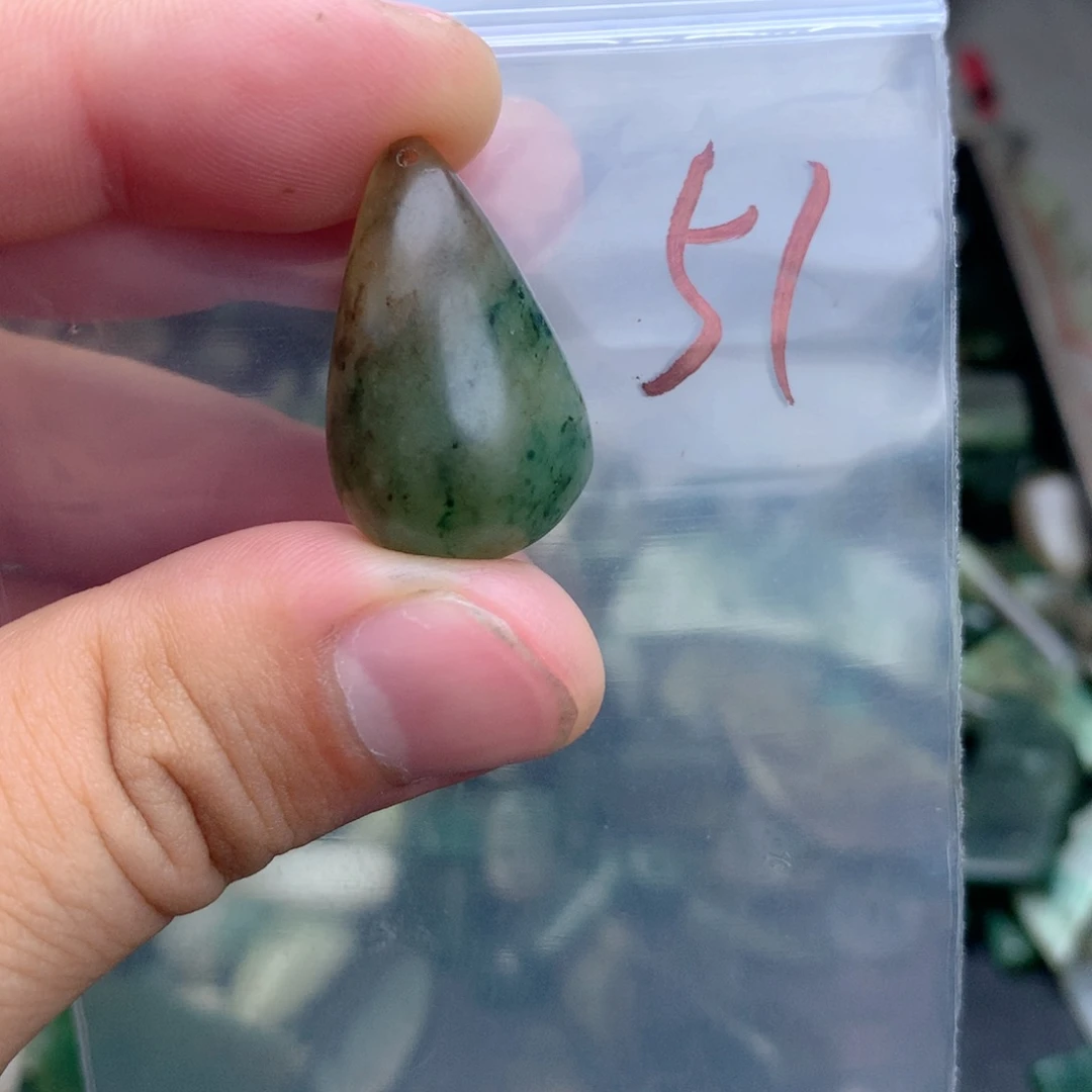 独山玉未镶嵌珠宝半成品