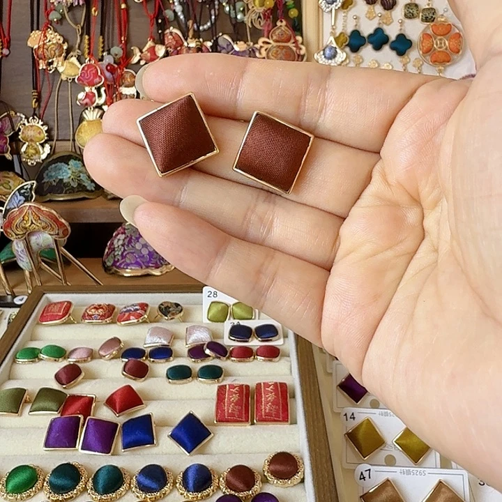 琉璃纯铜合金咖色耳钉