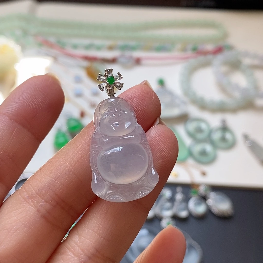 翡翠颈饰18K金镶嵌站佛