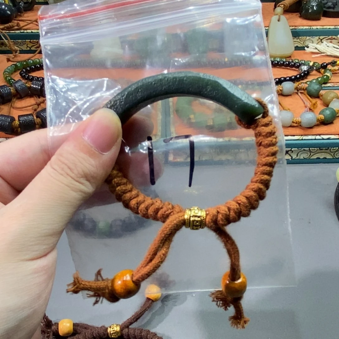 和田玉未镶嵌颈饰少*