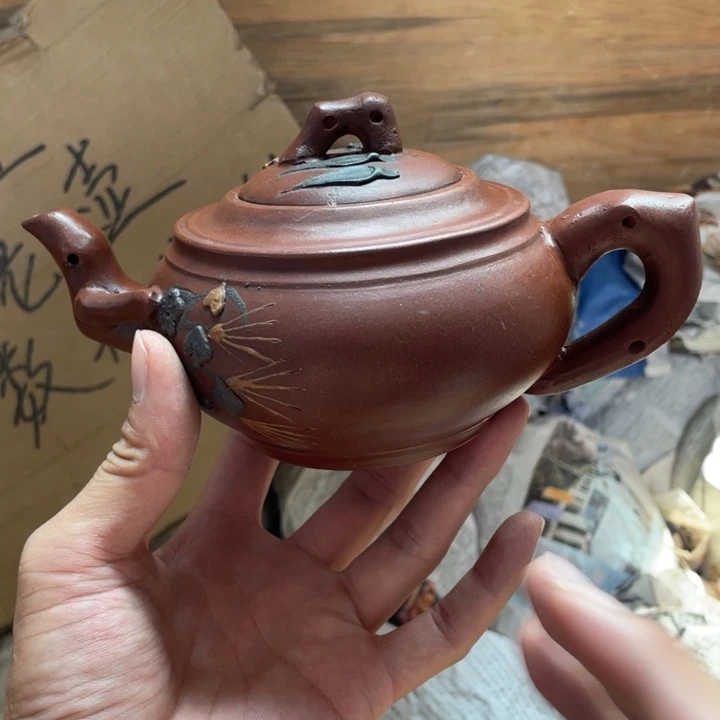 茶壶紫砂老厂紫砂壶一件。