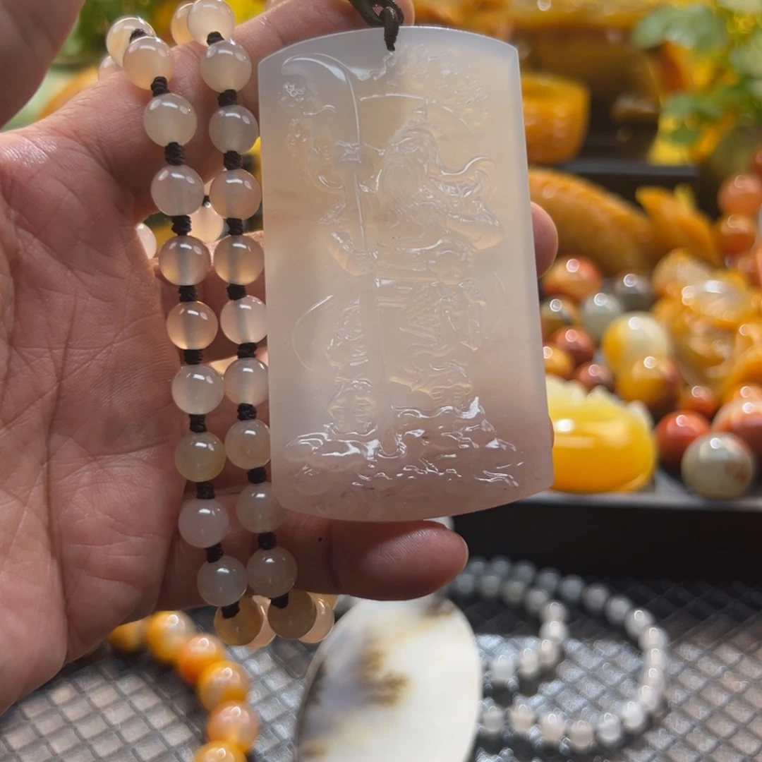 石英质玉未镶嵌颈饰