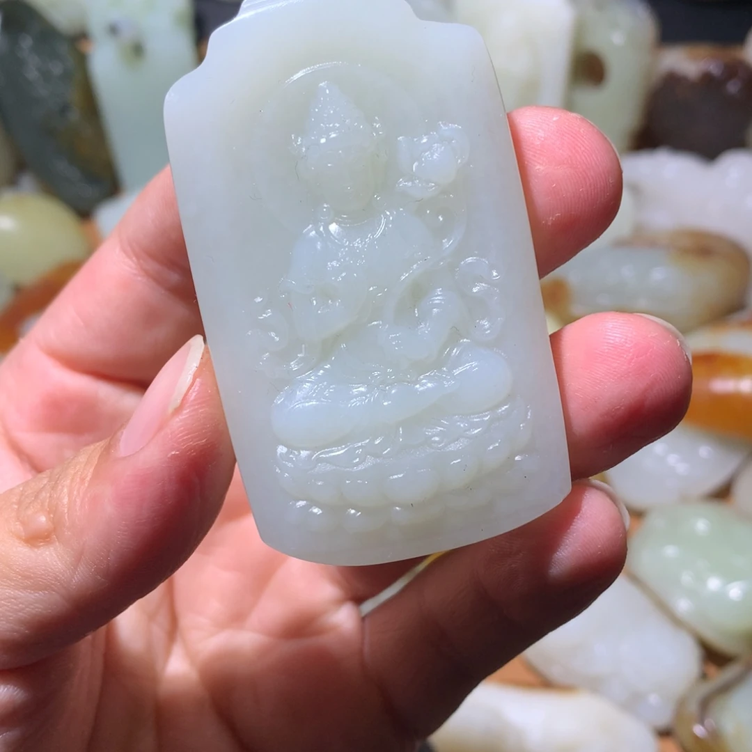 靖***也和田玉（糖玉）未镶嵌挂件