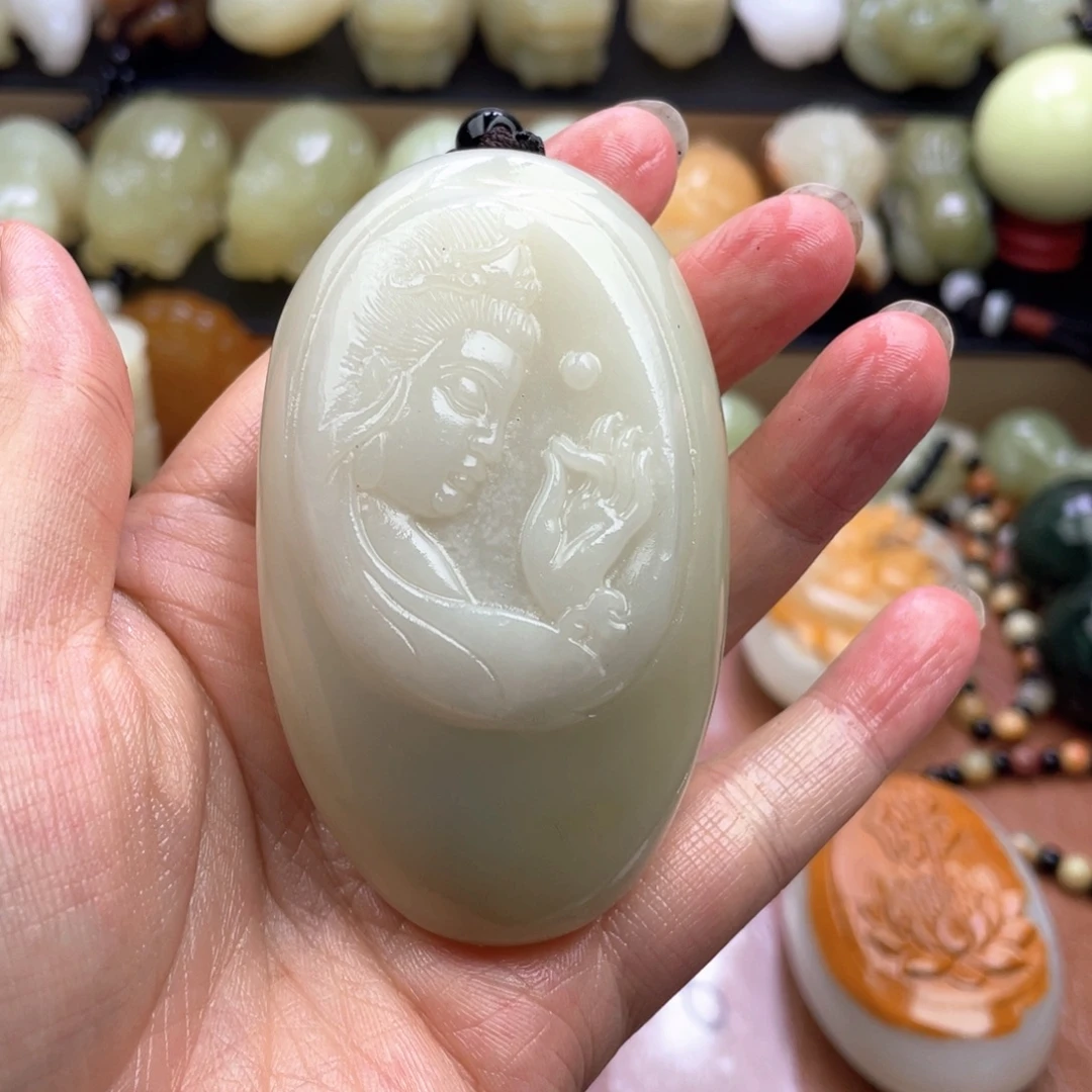 杨***帅石材天然古青石手把件