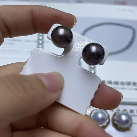 18K金镶嵌海水珍珠耳饰