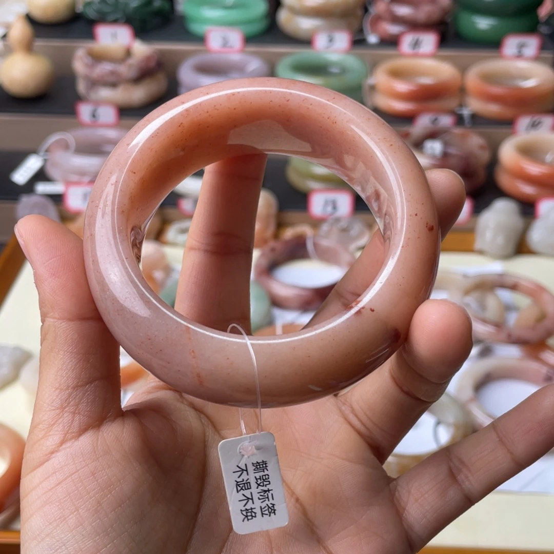 飞***雨石英质玉未镶嵌手镯