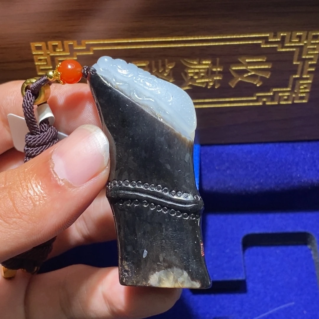 似***8和田玉未镶嵌挂件d