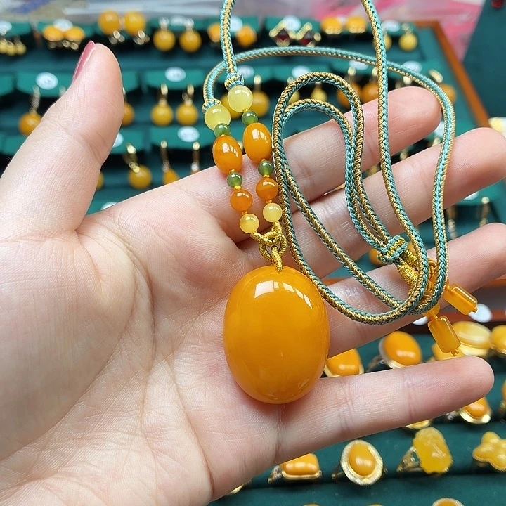 琥珀未镶嵌颈饰吊坠