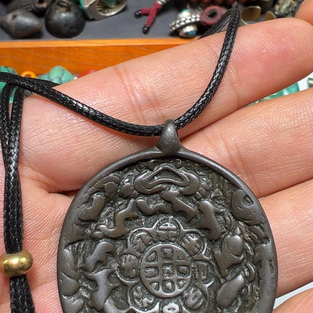 玻璃颈饰墨白藏传出品49