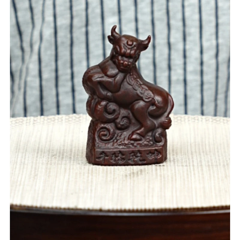 宜兴紫砂茶宠 牛转乾坤
