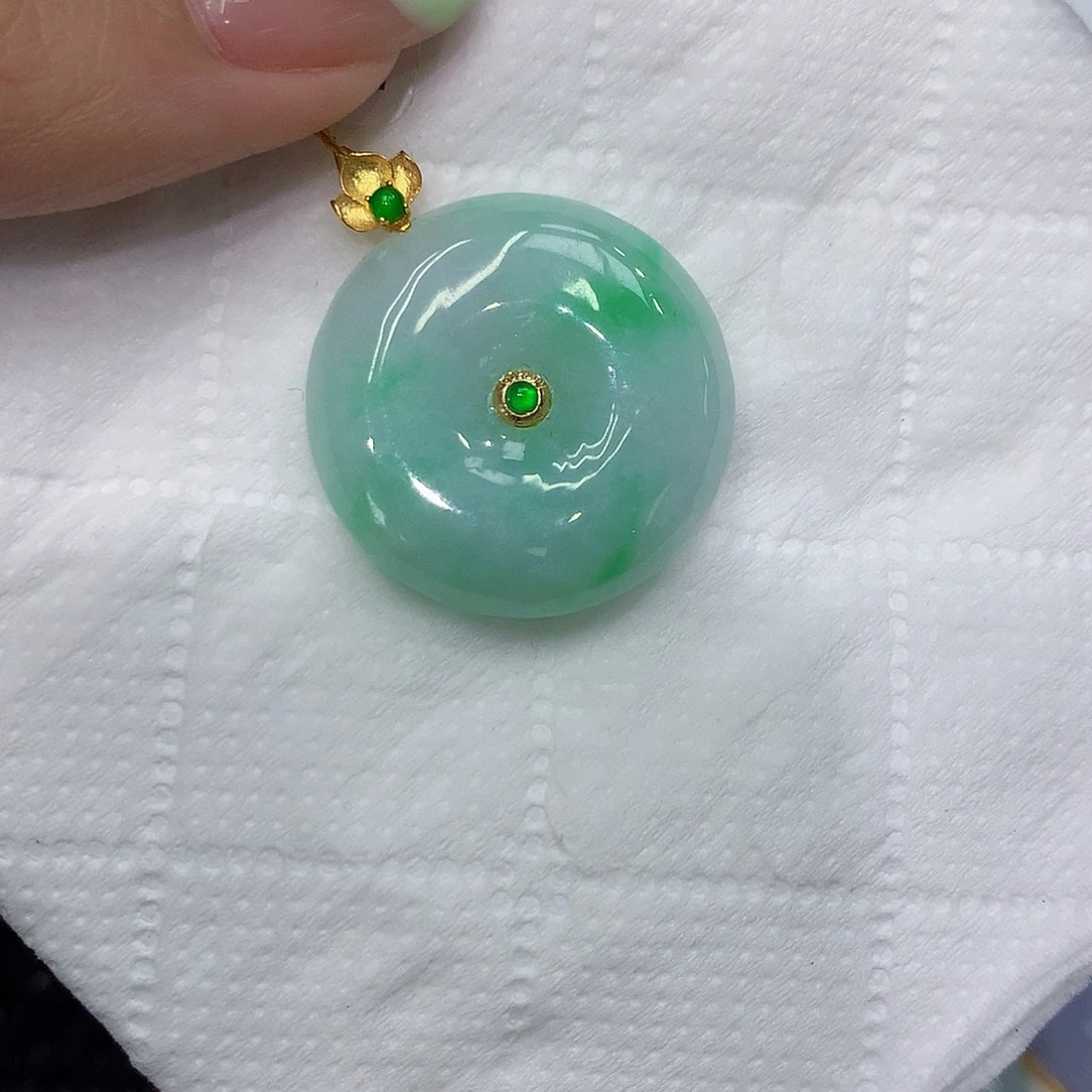 翡翠18K金镶嵌颈饰1111111