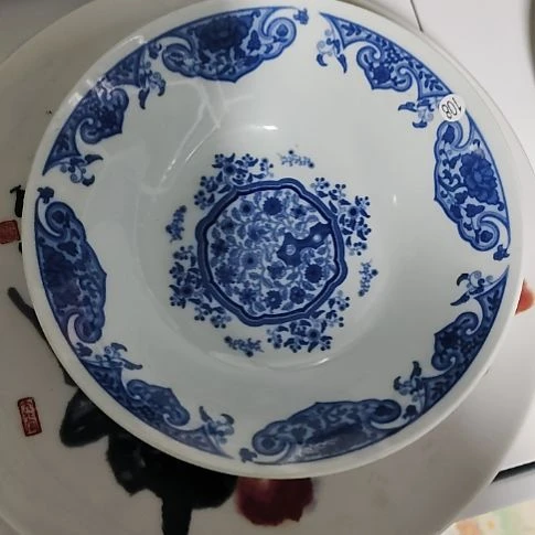 瓷片瓷片，各种摆件，沙锅，