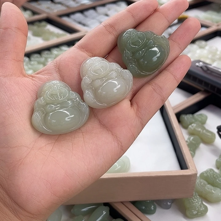 和田玉未镶嵌吊坠(不含链)约35佛公（木林）多样性拍一发一