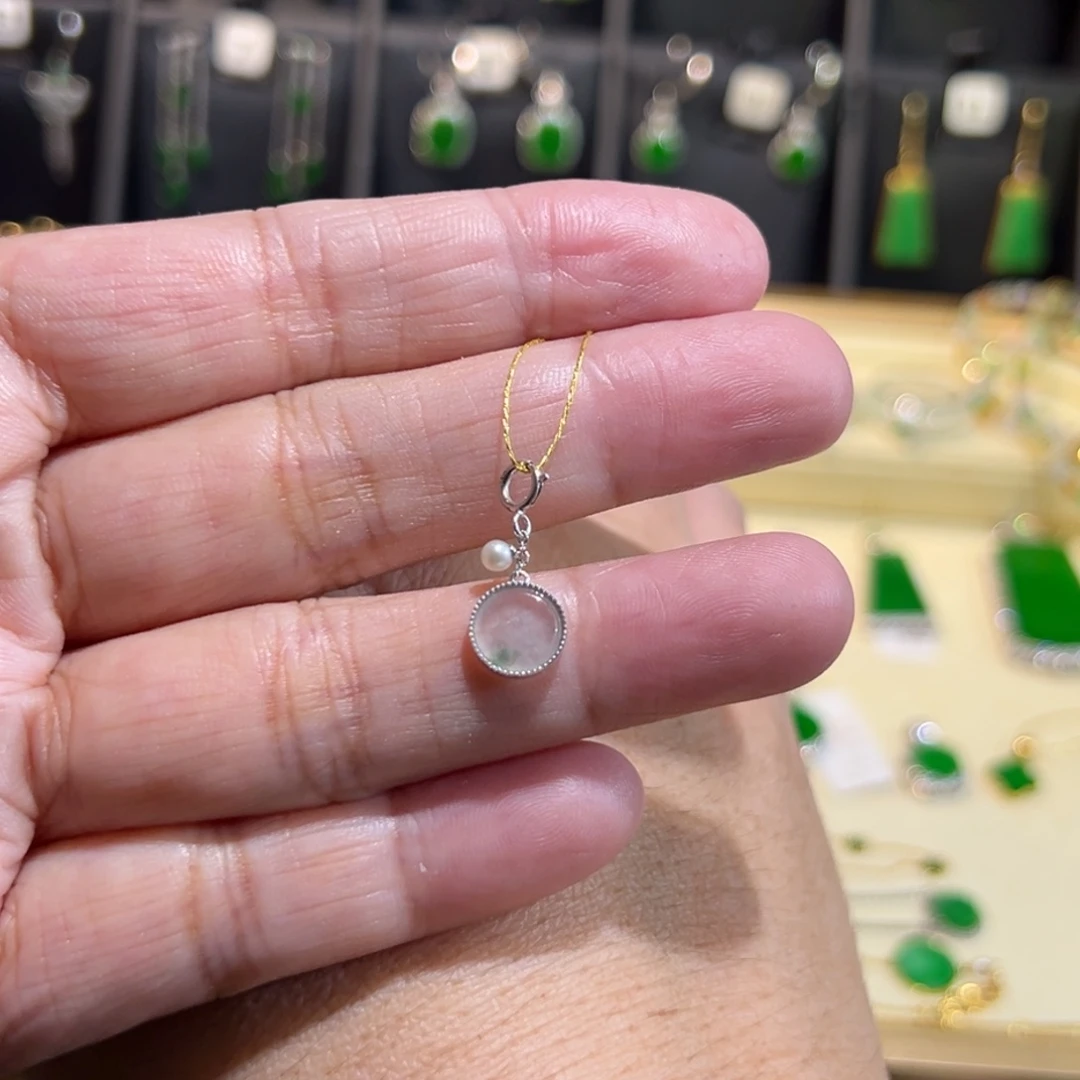 颈饰18K金镶嵌翡翠小滴溜