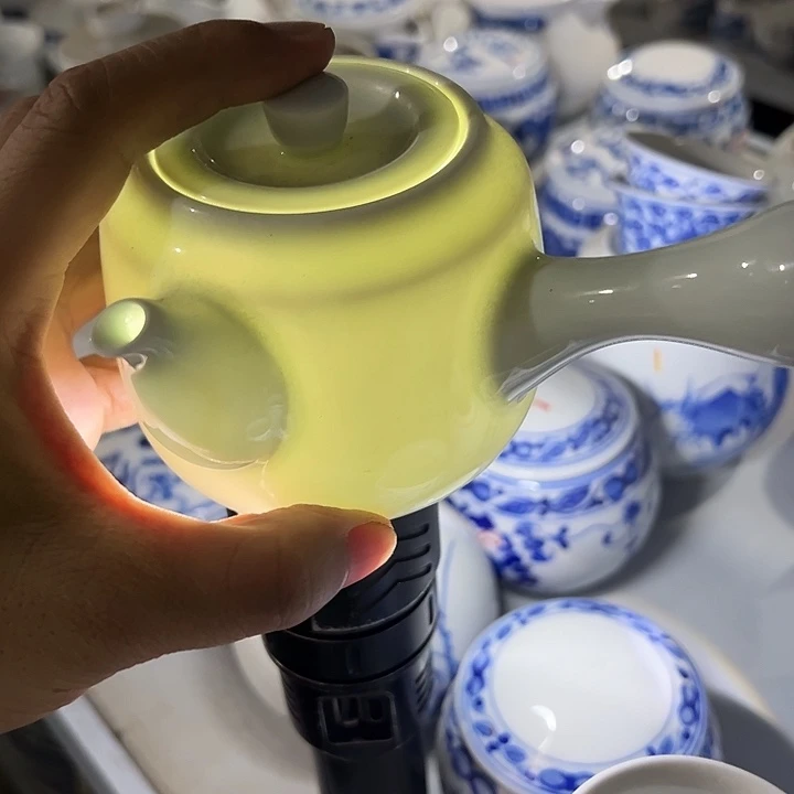 青釉侧把壶一个陶瓷