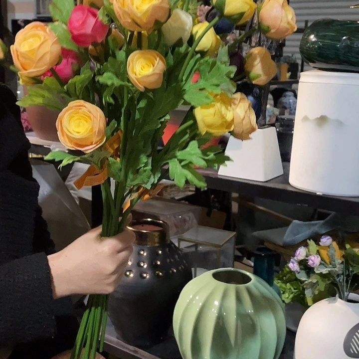 H****^陶瓷花瓶，茶杯茶具。10