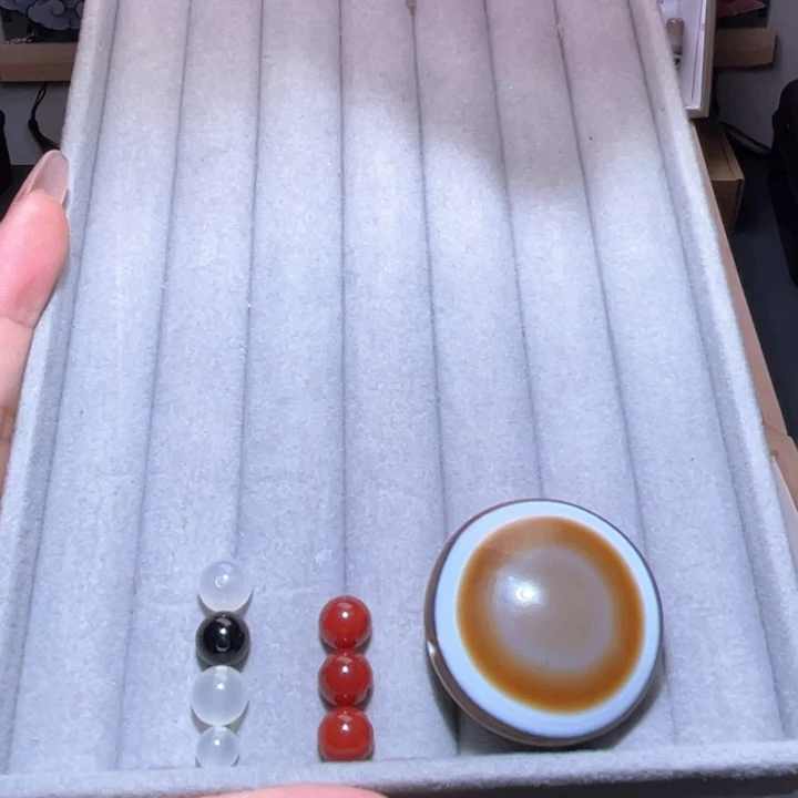 沈***生玛瑙/玉髓颈饰未镶嵌