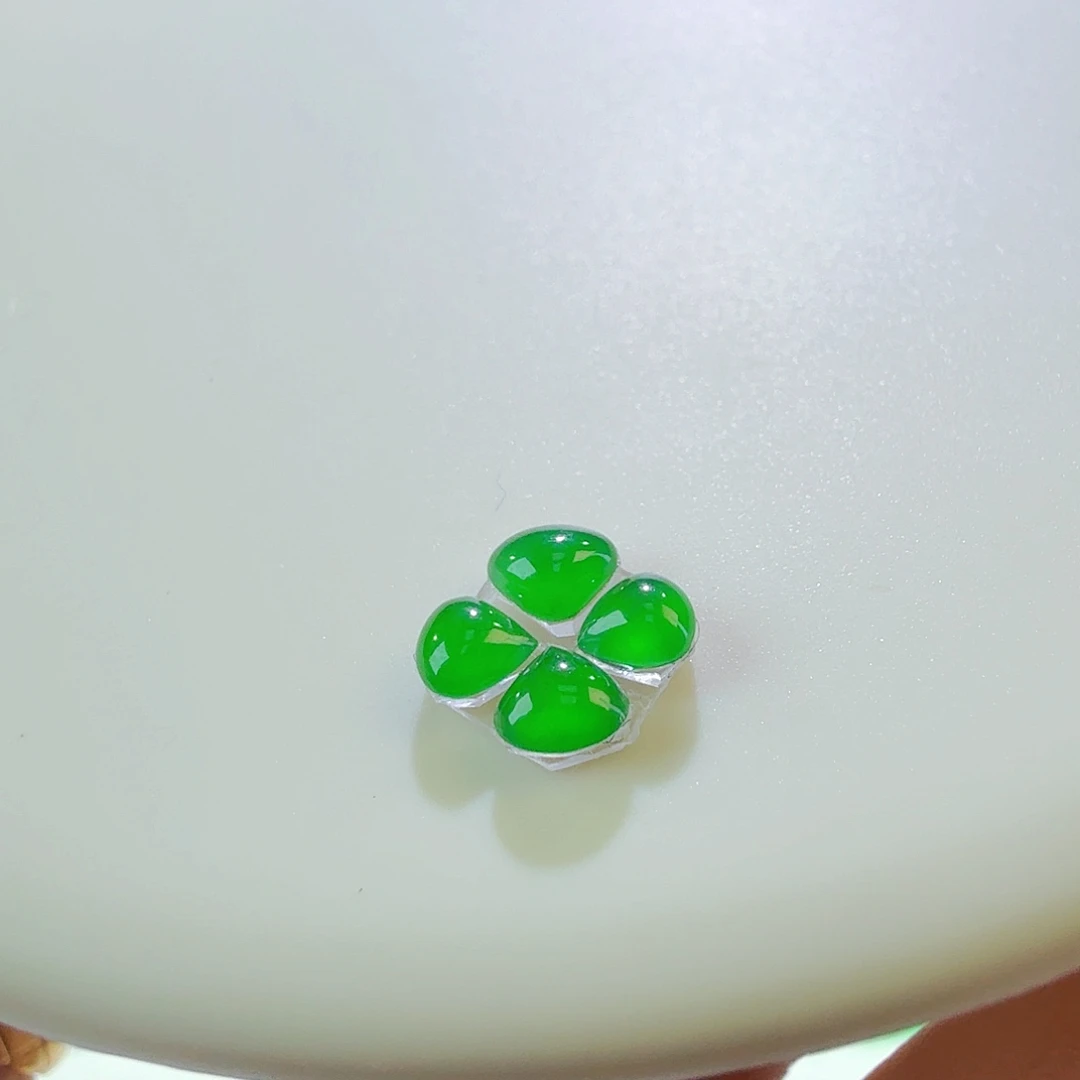 翡翠裸石满绿随行