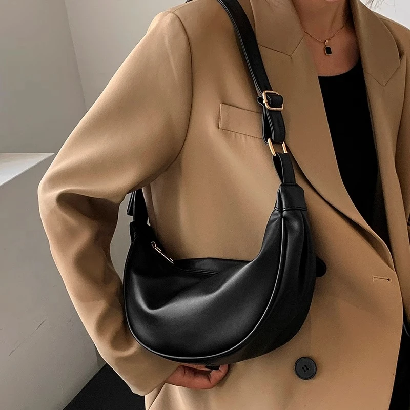 今年流行饺子包包女2025新款小众百搭单肩包高级感复古爆款斜挎包