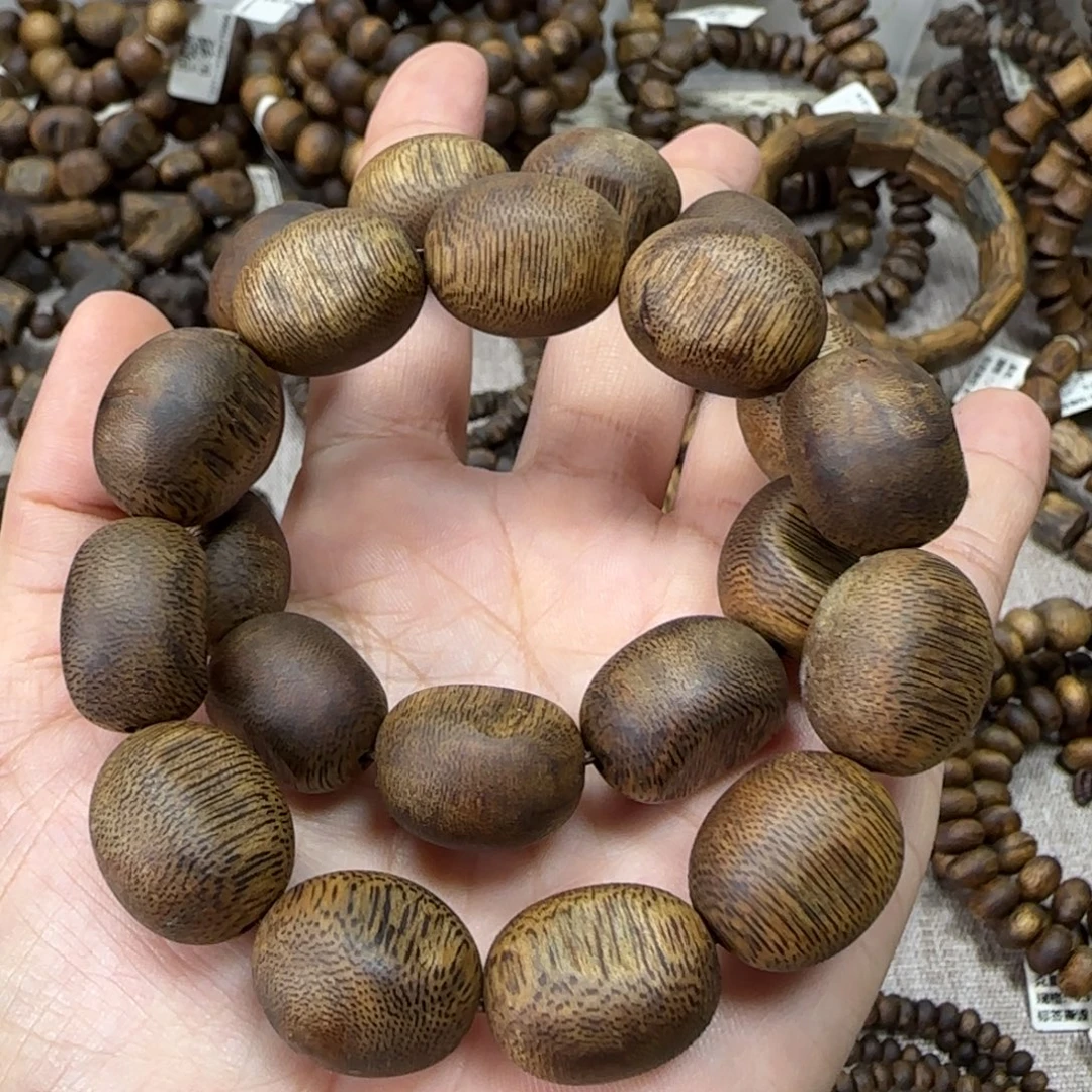 沉香手串留疤多样性发货一条卡15-16克
