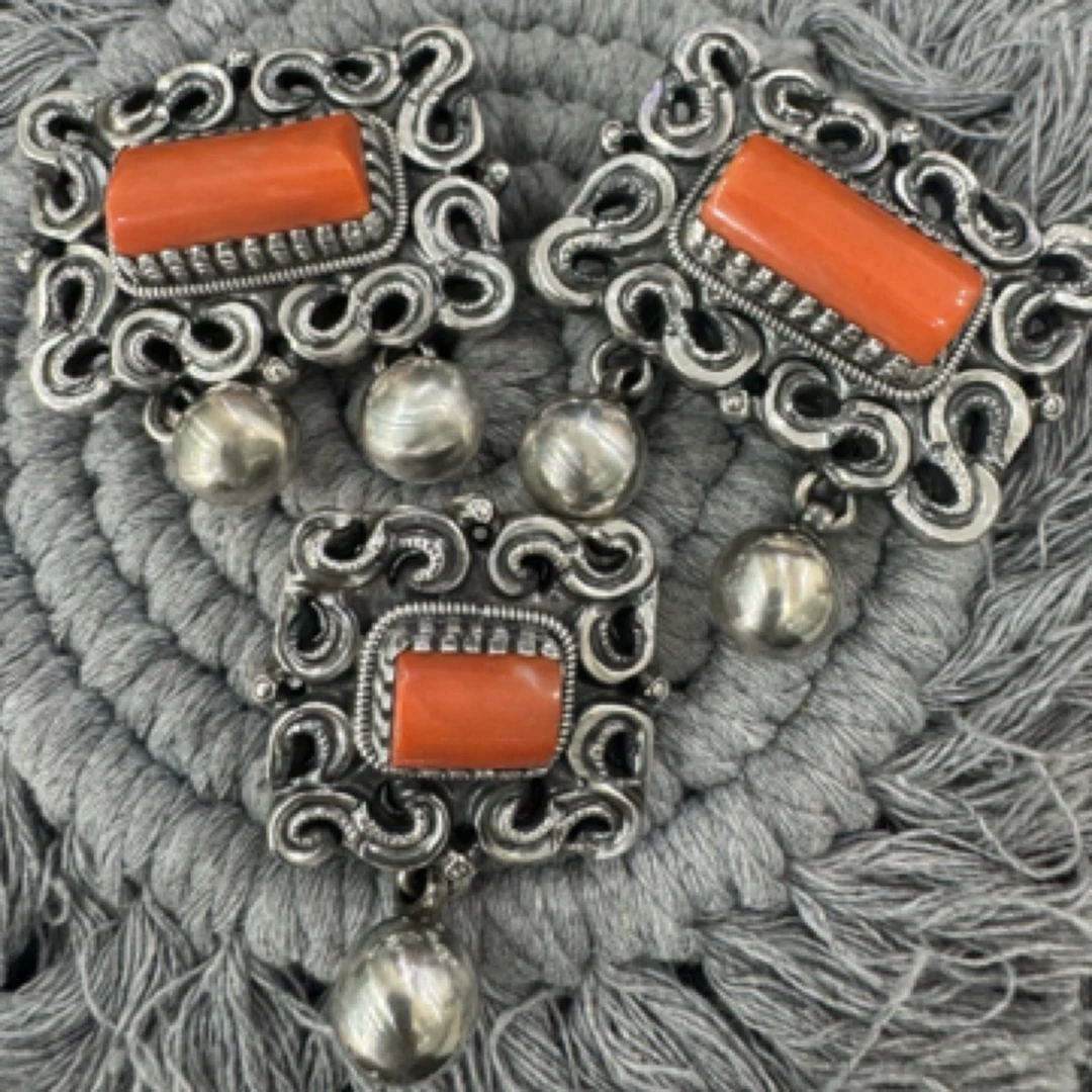 足银银制品 足银名族服装真旭日银扣子