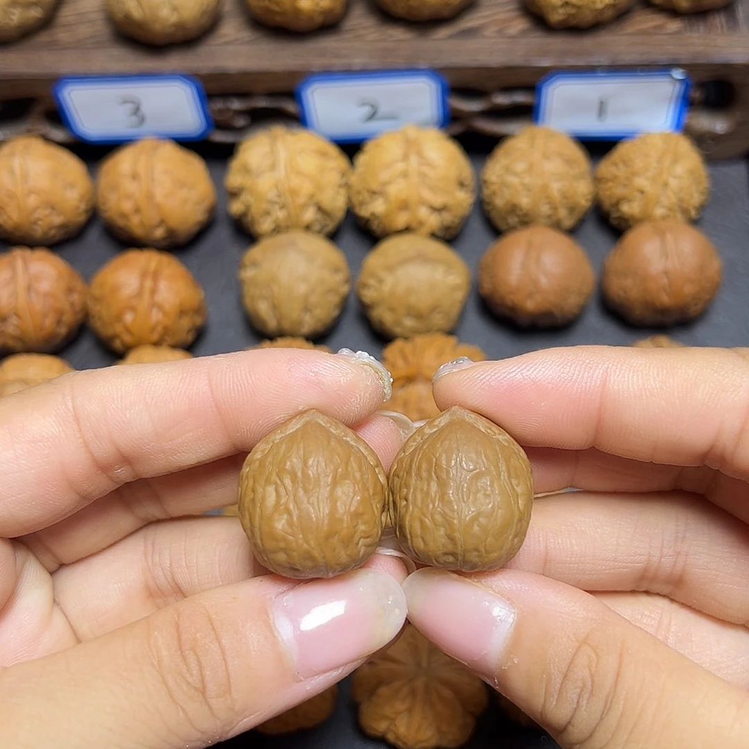 文玩核桃吊坠水滴元宝22