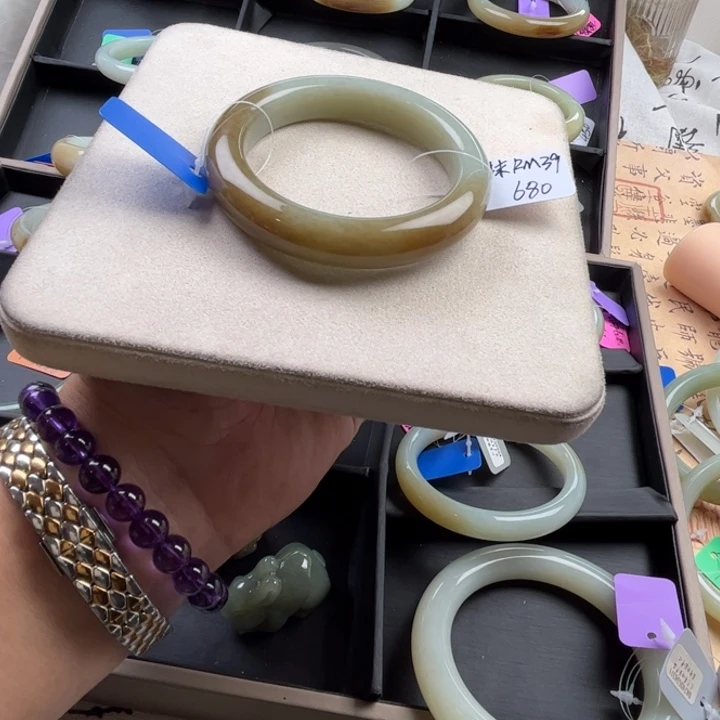 未镶嵌手镯和田玉玲珑美镯56.8