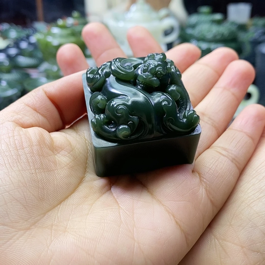 和田玉印章未镶嵌皮****了