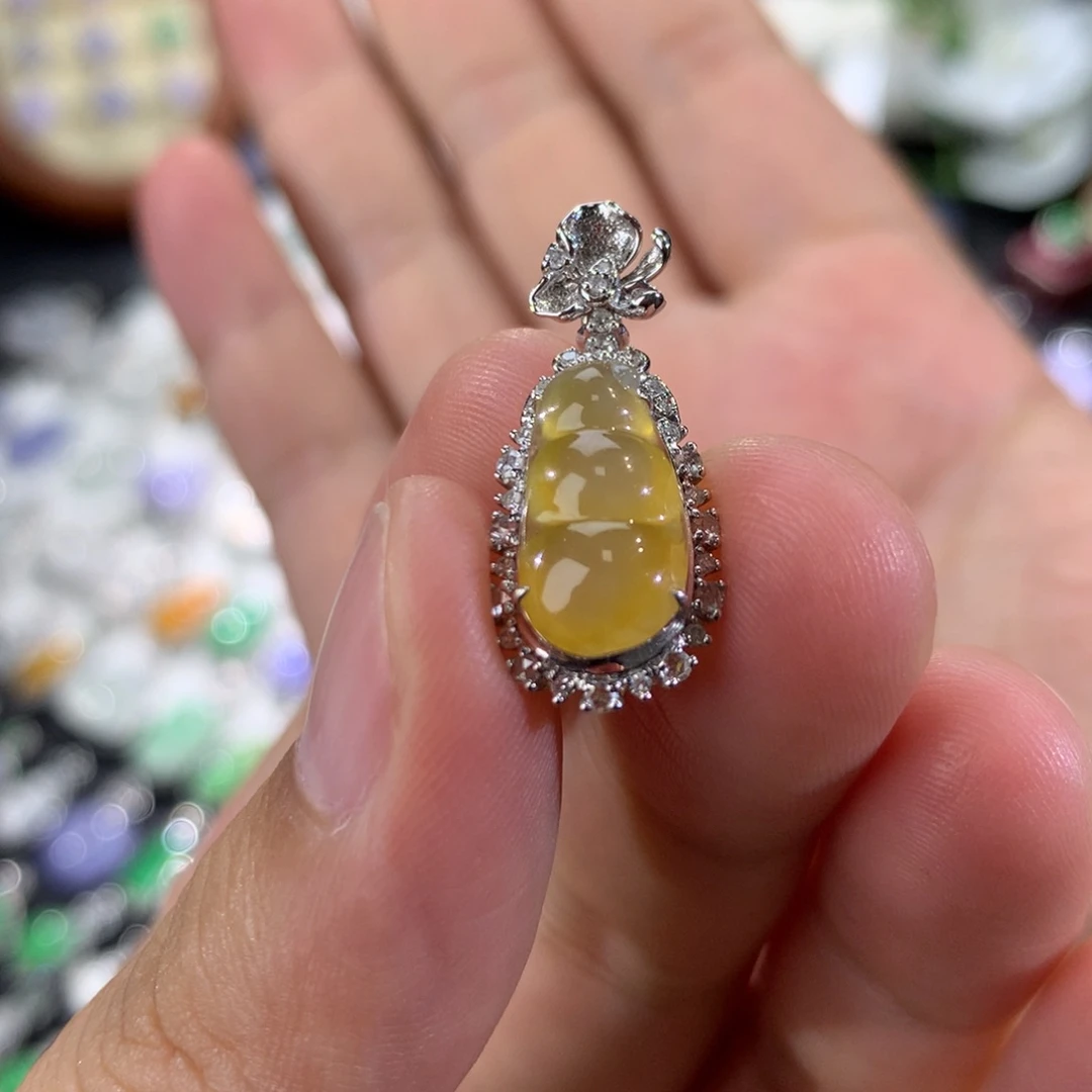 翡翠18K金镶嵌吊坠(不含链)黄福豆