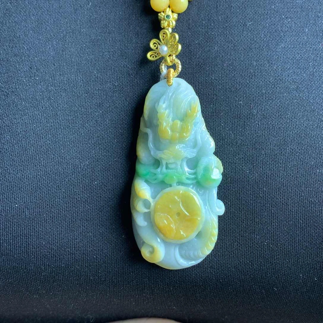 翡翠颈饰未镶嵌翡翠