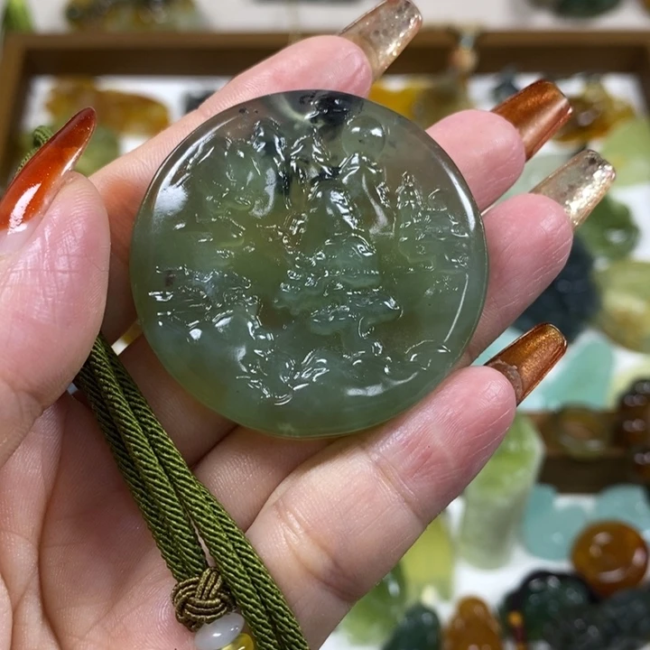 蛇纹石玉未镶嵌吊坠