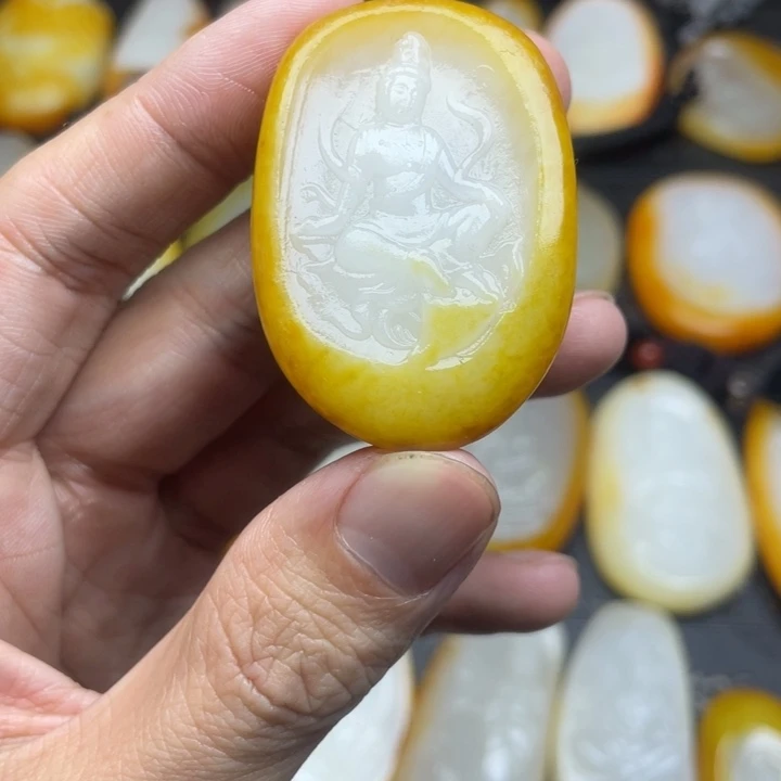 和田玉未镶嵌颈饰