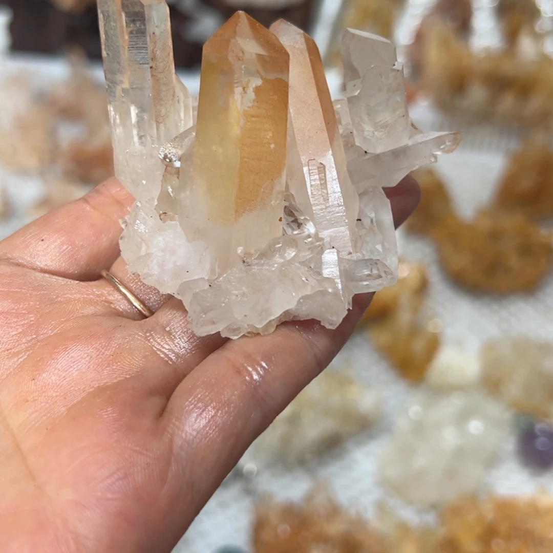霄***乖未镶嵌珠宝半成品水晶