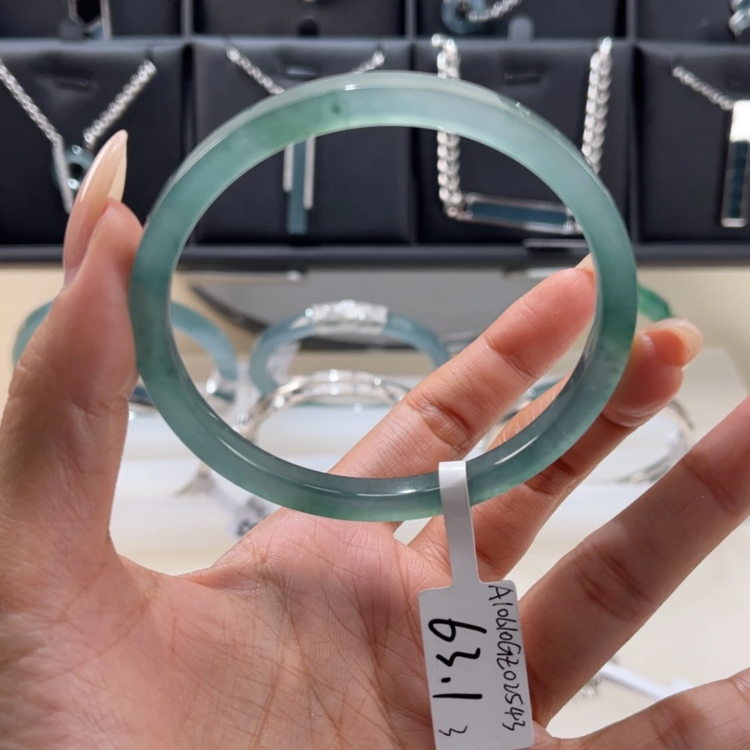 翡翠未镶嵌手镯63.13