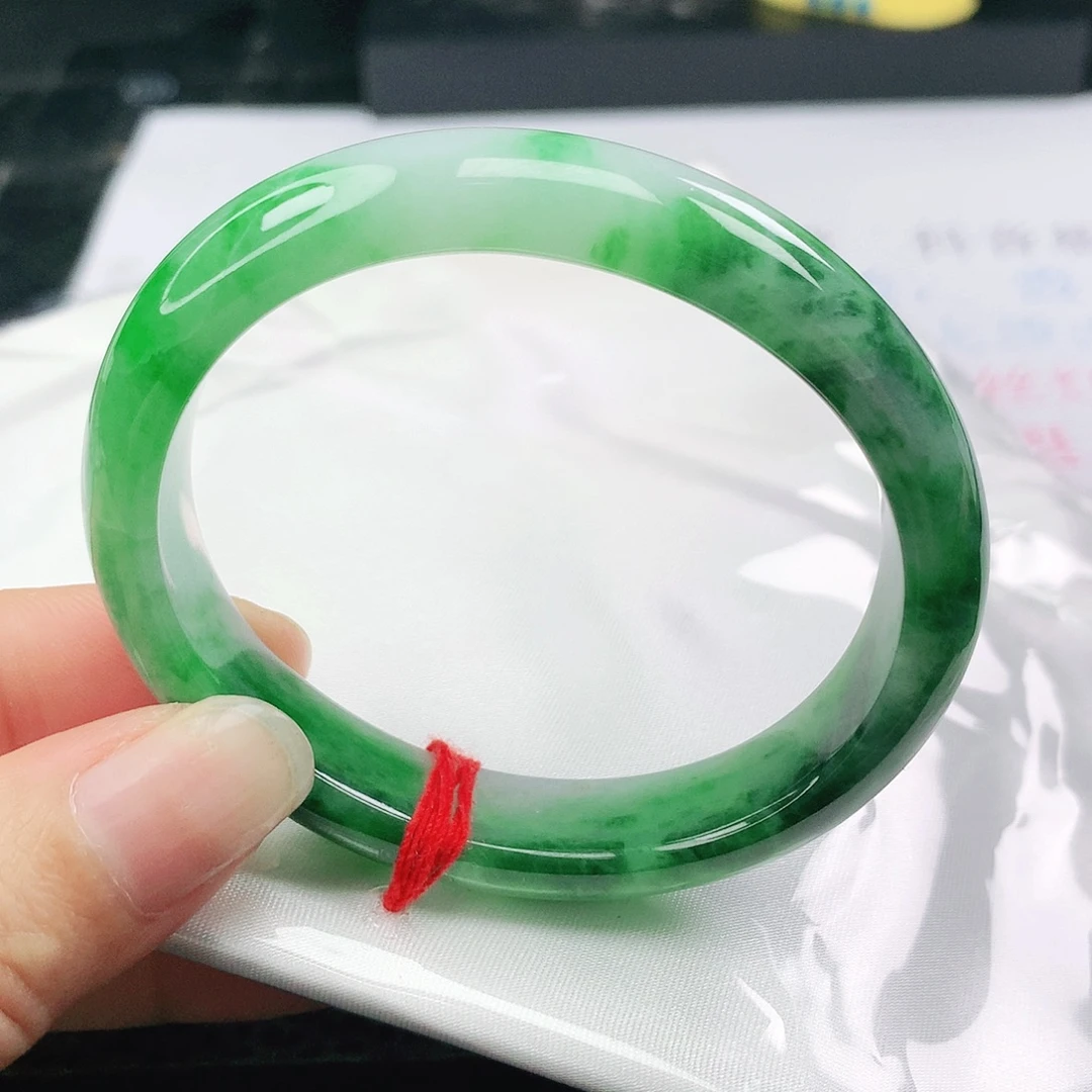 翡翠未镶嵌手镯（贵妃镯）